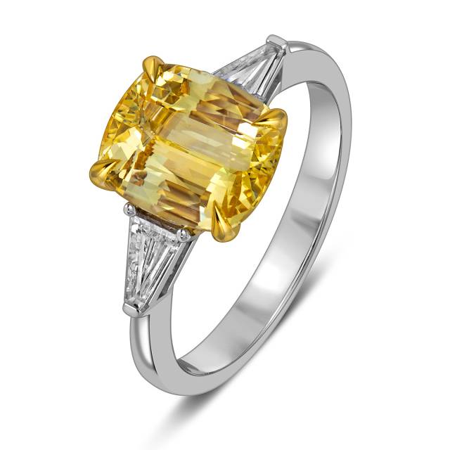 Кольцо из белого золота с жёлтым сапфиром и бриллиантами (063566)