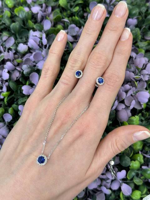 Серьги пусеты из белого золота с бриллиантами и сапфирами (051682)