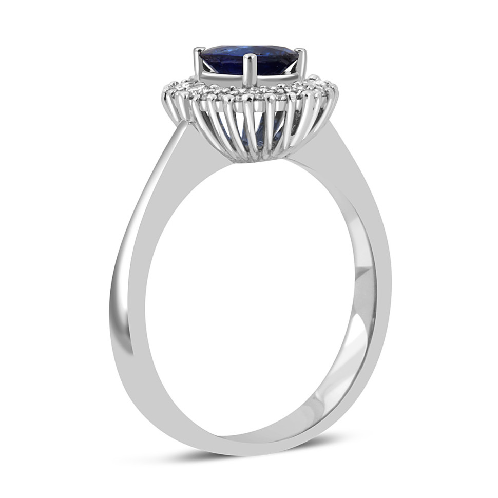 Кольцо из белого золота с бриллиантами и сапфиром (046185)