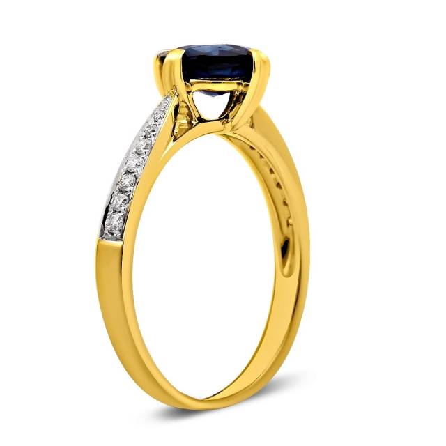 Кольцо из жёлтого золота с бриллиантами и сапфиром (024092)