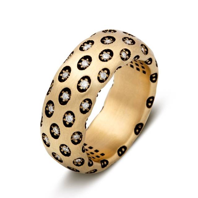 Обручальное кольцо из жёлтого золота с бриллиантами (024485)