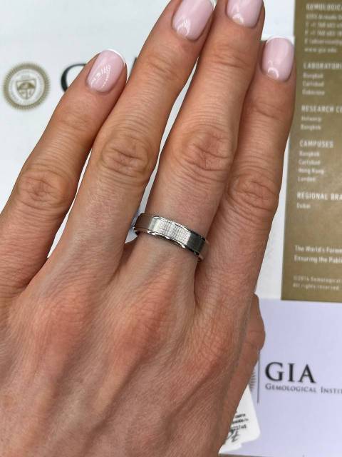 Обручальное кольцо из платины (064114)