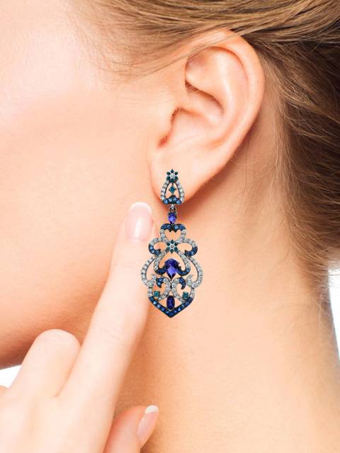 Серьги из белого золота с бриллиантами и драгоценными камнями (011398)