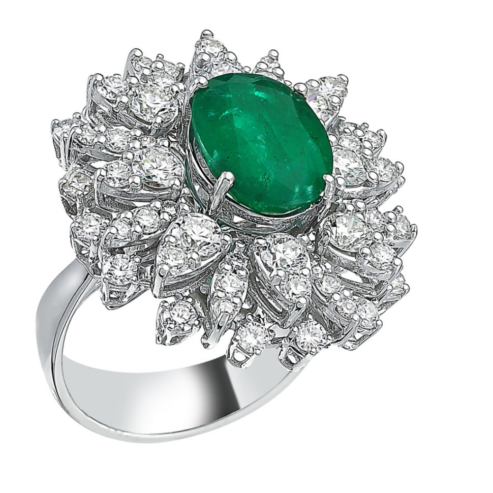 Кольцо из белого золота с бриллиантами и изумрудом (054624)