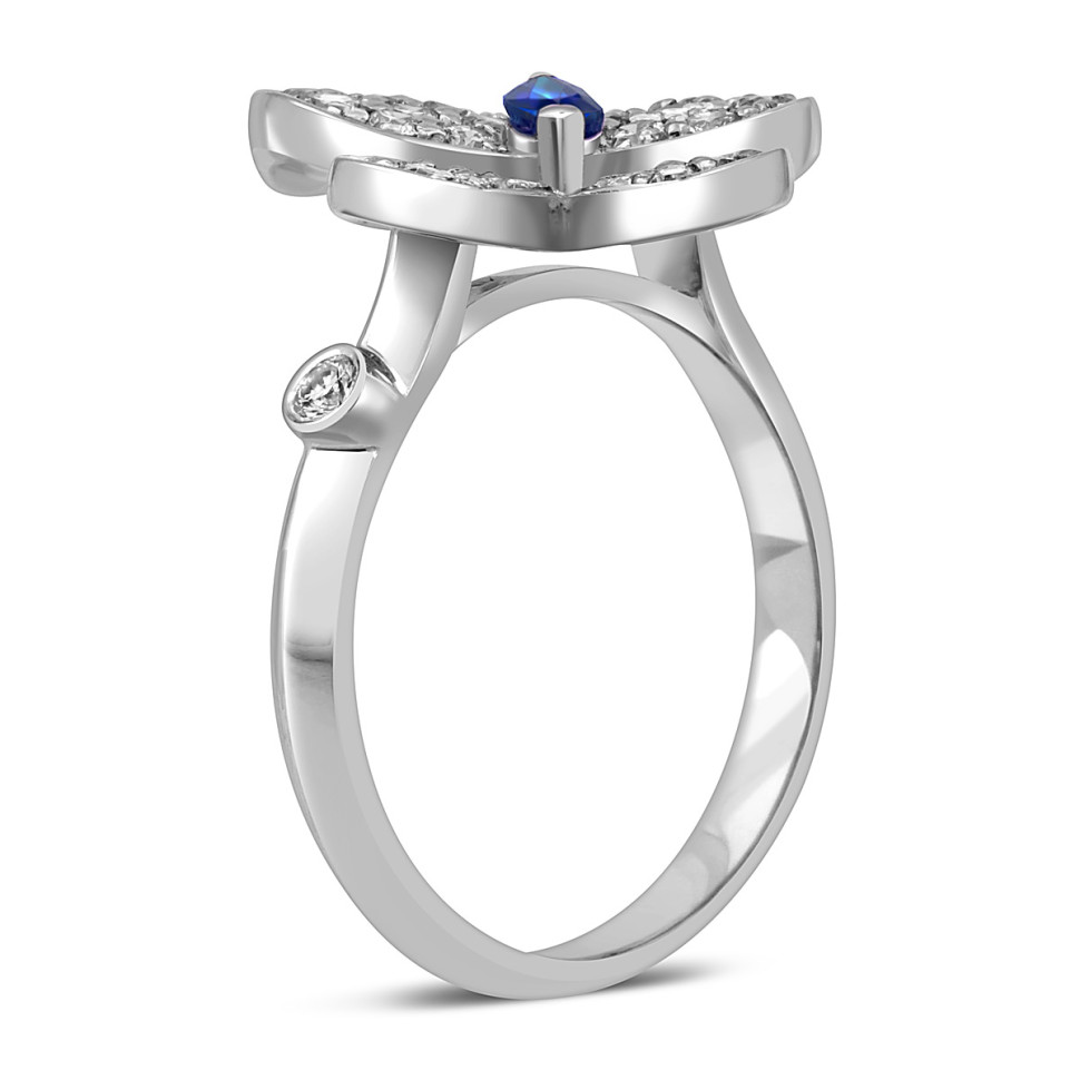 Кольцо из белого золота с бриллиантами и сапфиром 