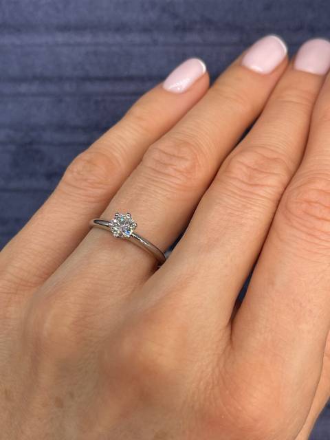 Помолвочное кольцо из белого золота с бриллиантом (045260)