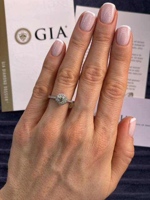 Кольцо из белого золота с бриллиантами (053734)