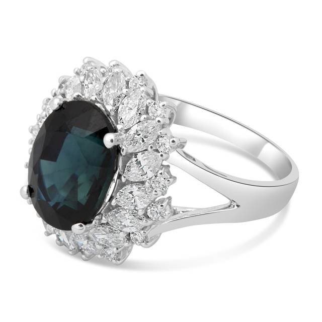 Кольцо из белого золота с бриллиантами и сапфиром (023136)