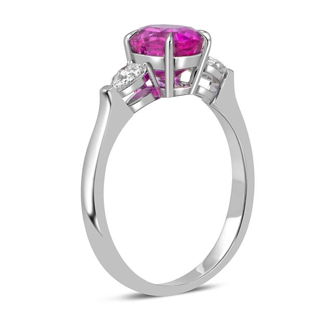Кольцо из белого золота с бриллиантами и розовым сапфиром (060024)
