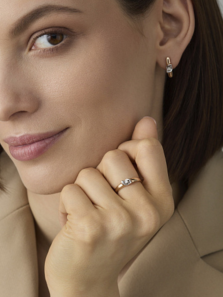 Помолвочное кольцо из красного золота с бриллиантом (061186)