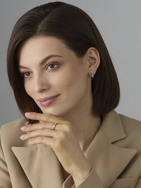 Помолвочное кольцо из красного золота с бриллиантом (061186)