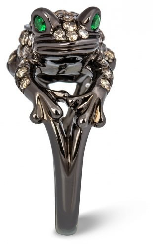 Кольцо с бриллиантами и зелёными гранатами из чёрного золота 17.0