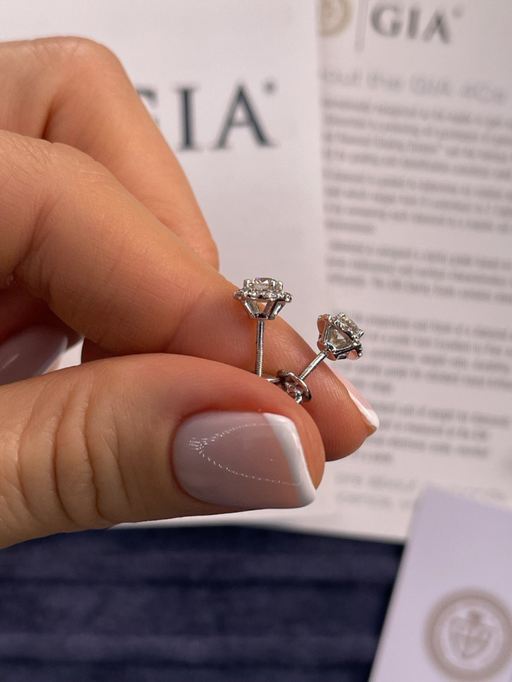 Серьги пусеты из белого золота с бриллиантами (049376)