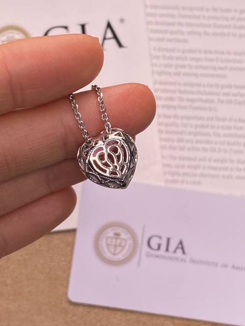 Колье из белого золота с бриллиантами и турмалином Сердце (049300)