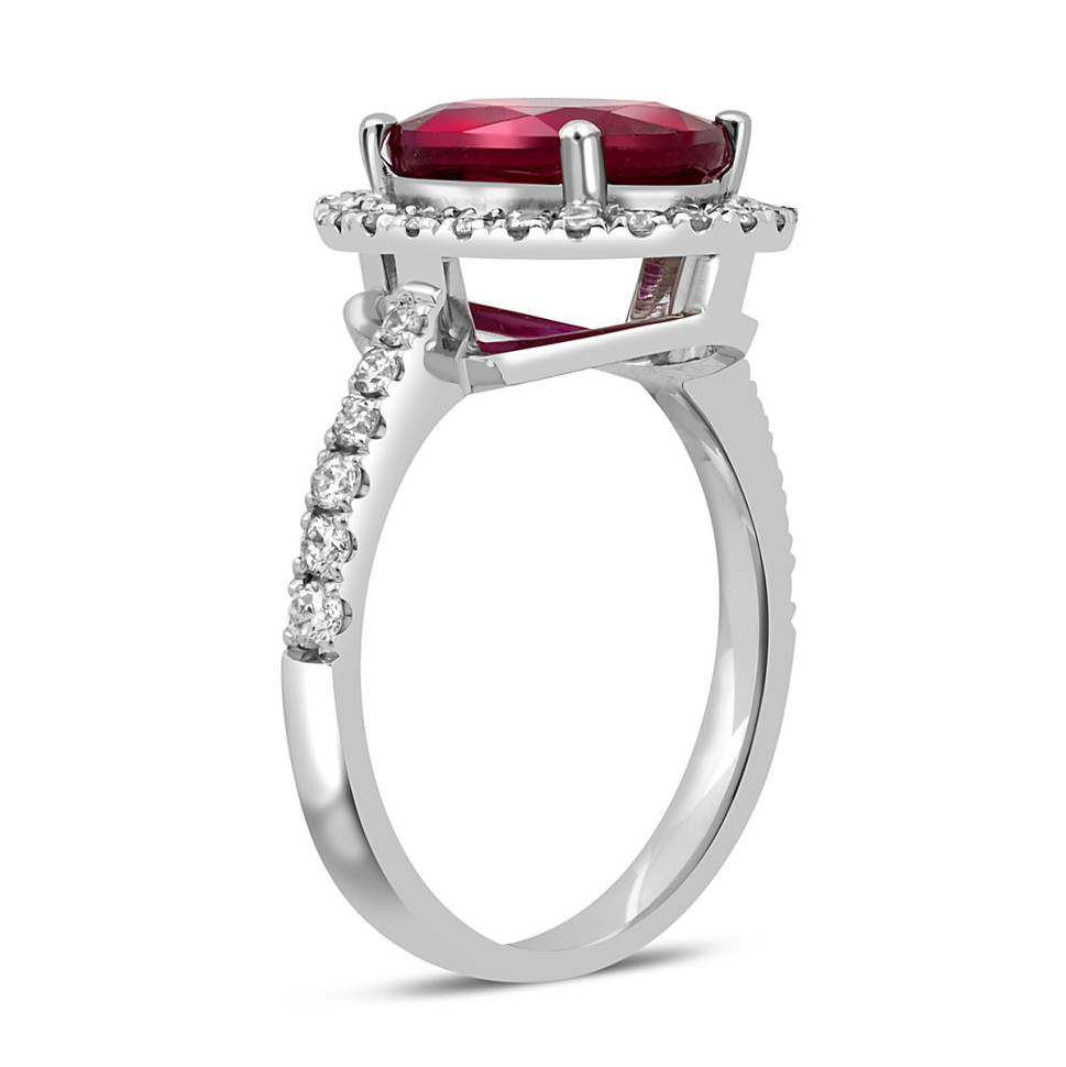 Кольцо из белого золота с бриллиантами и рубином (055607)