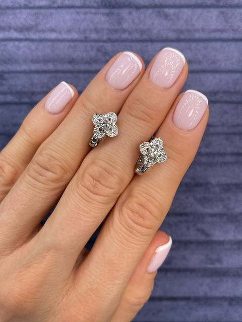 Серьги из платины с бриллиантами (048794)