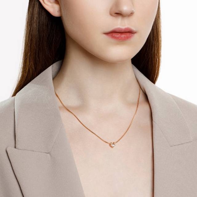 Кулон из красного золота с бриллиантом (048567)