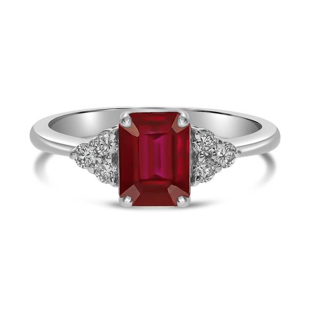 Кольцо из белого золота с бриллиантами и рубином (062654)