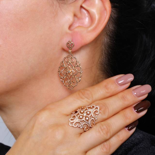 Кулон из красного золота с бриллиантами (046535)