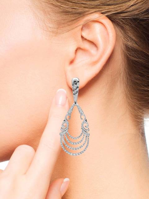 Серьги из белого золота с бриллиантами (037597)