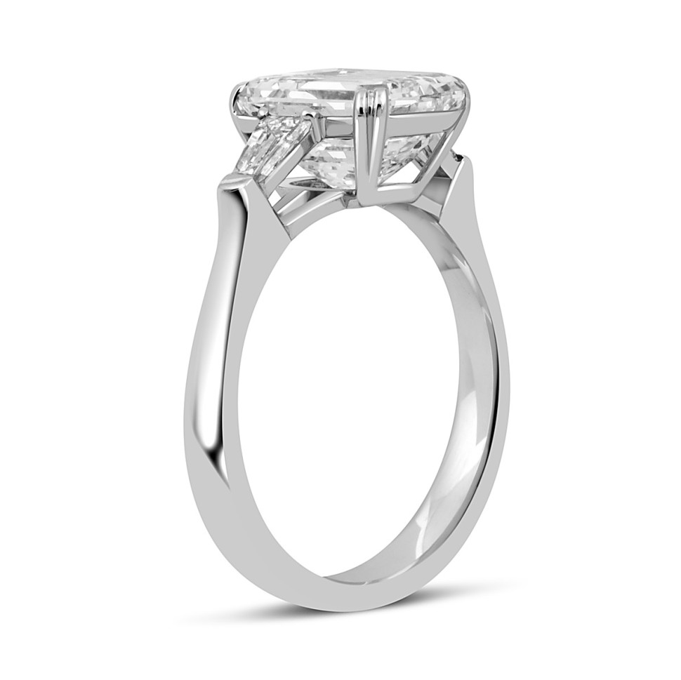 Помолвочное кольцо из белого золота с бриллиантами (051653)