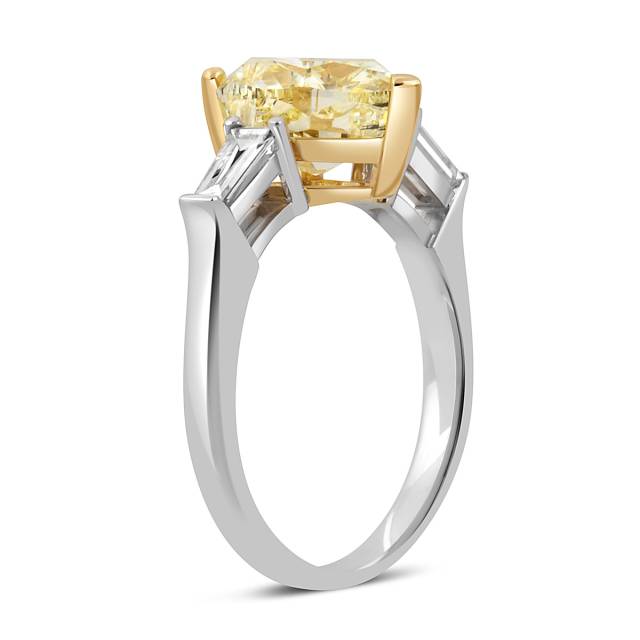 Помолвочное кольцо из белого золота с бриллиантами "Сердце" (047342)