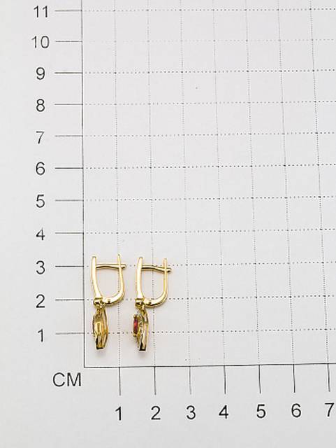 Серьги из жёлтого золота с бриллиантами и рубинами (047133)