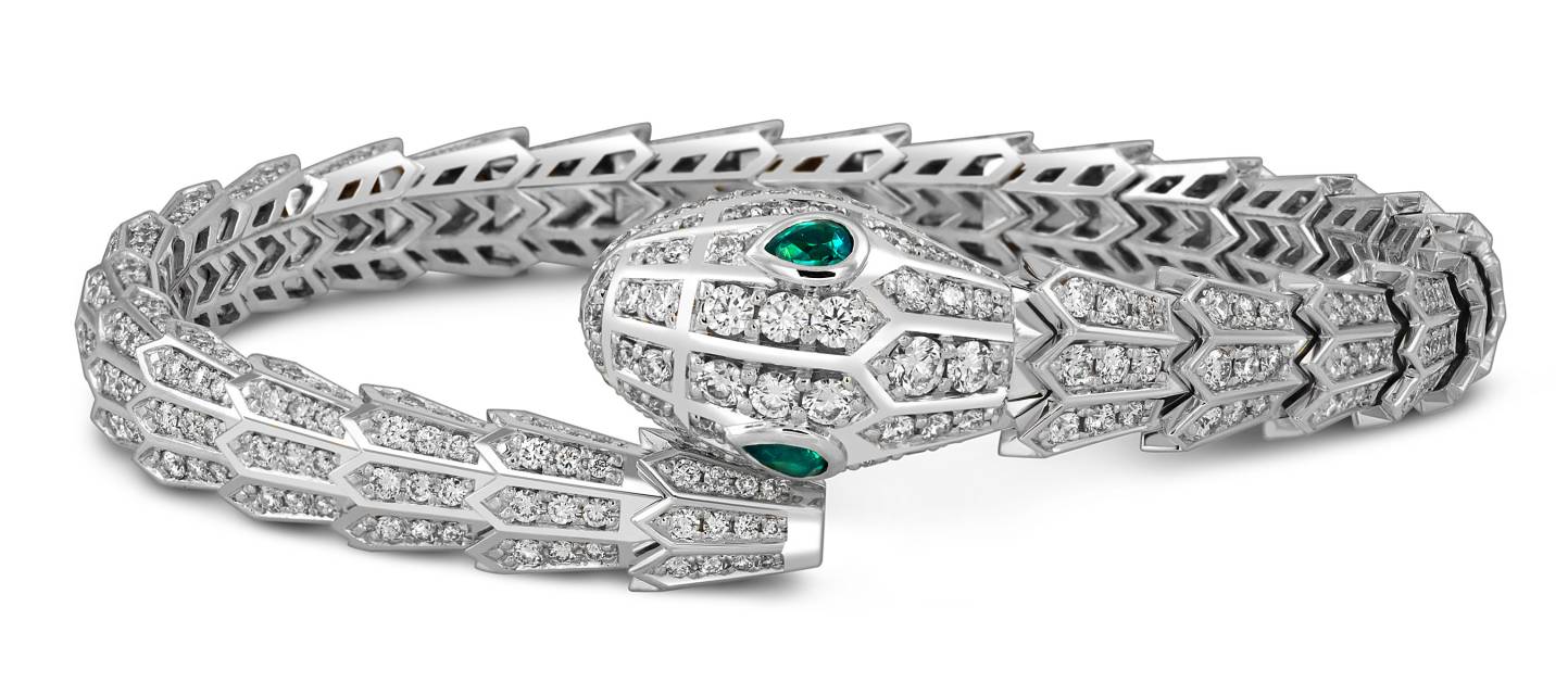 Браслет жёсткий из белого золота с бриллиантами и ситаллами (054452)