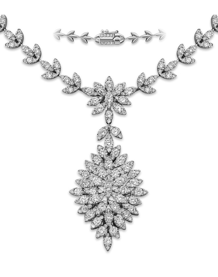 Колье из белого золота с бриллиантами (028631)