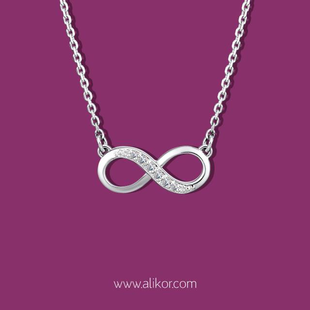 Колье из белого золота с бриллиантами (039021)