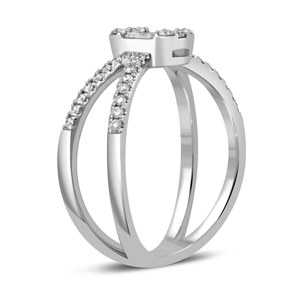 Кольцо из белого золота с бриллиантами 