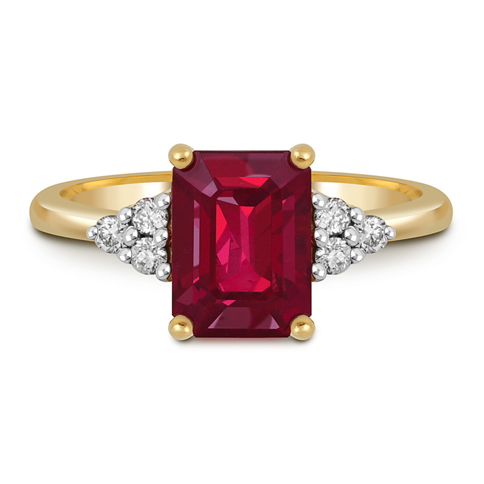 Кольцо из жёлтого золота с бриллиантами и рубином (060175)