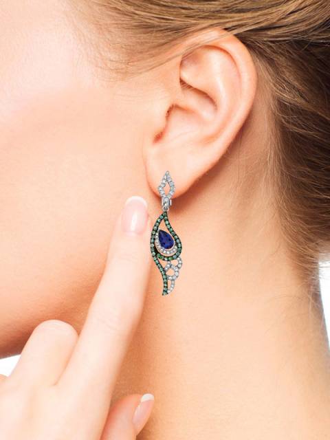 Серьги из белого золота с бриллиантами, иолитами и голубыми гранатами (011391)