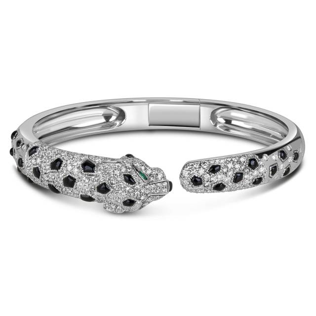 Браслет из белого золота с бриллиантами, ониксом и ситаллами (062523)