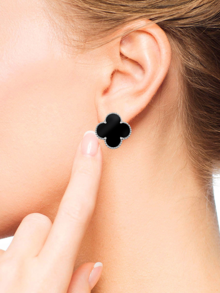 Серьги из белого золота с ониксом (049517)